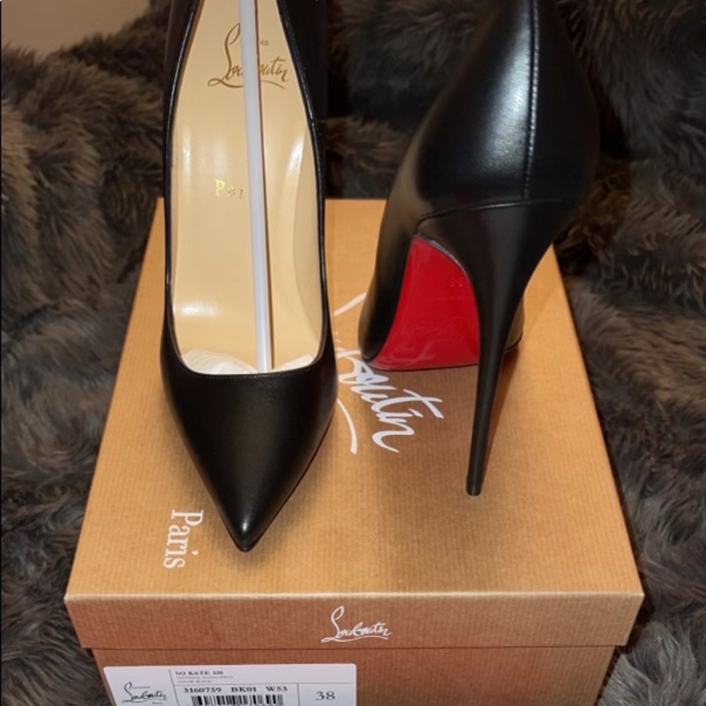 Christian Louboutin So Kate Size 38- BRAND NEW